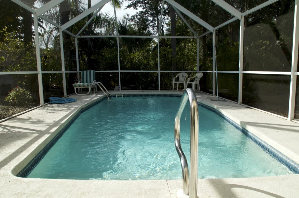 Best Tampa Pool Enclosure Rescreening Company